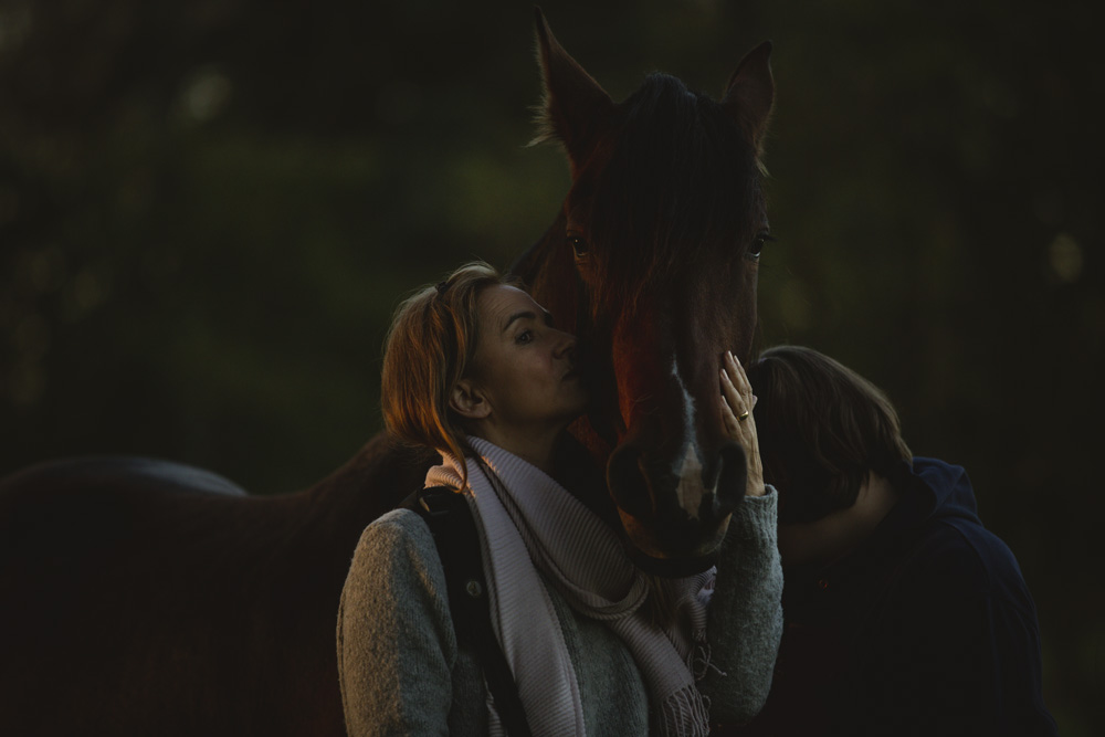 Nicoletta mit Pferd beim Shooting